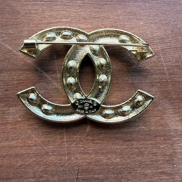 CHANEL Gold and Pearl Crystal Brooch - Picture 2 of 8